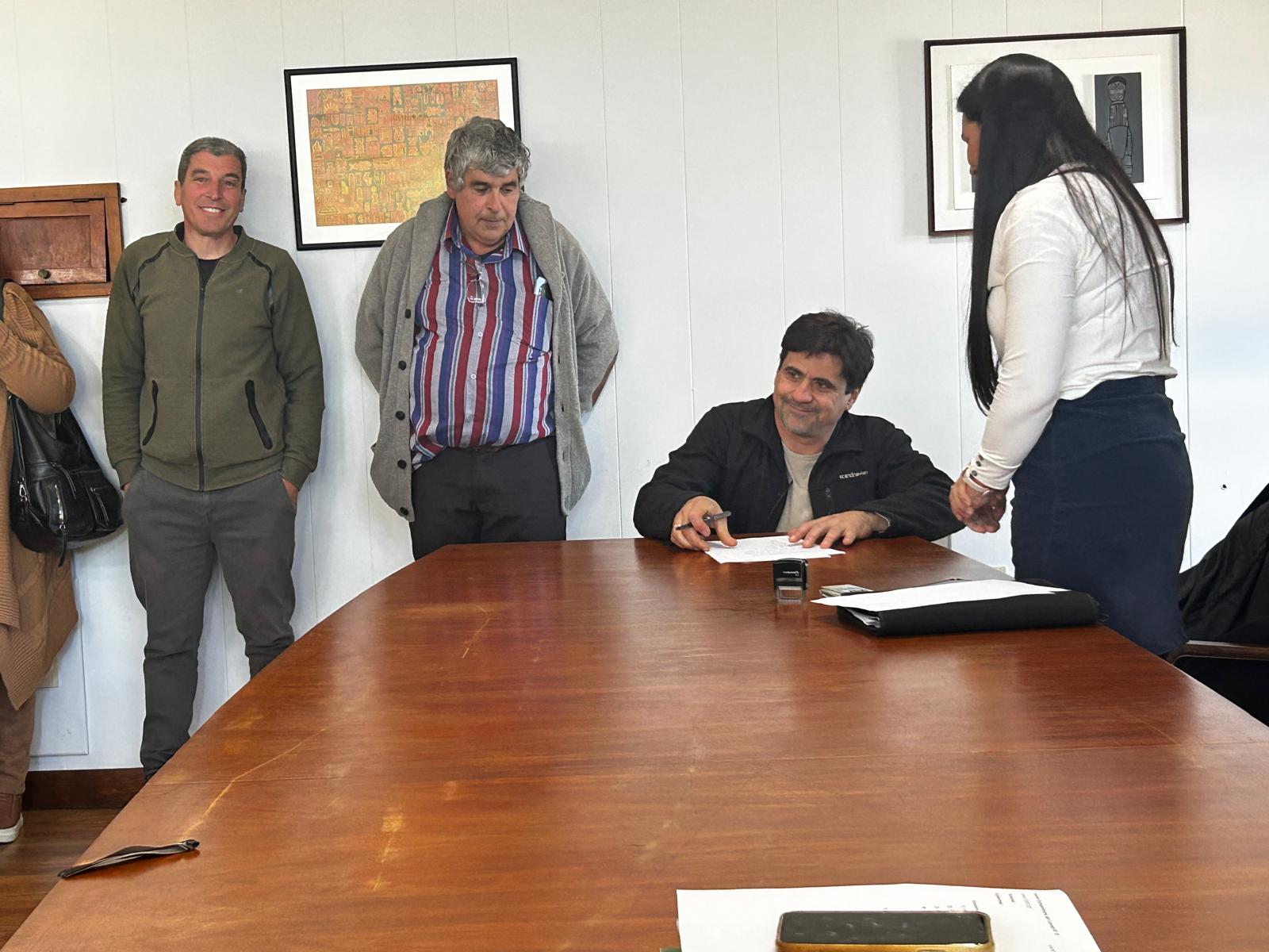 Firma de Acta de Cambio de Autoridades en el Municipio de Atlántida