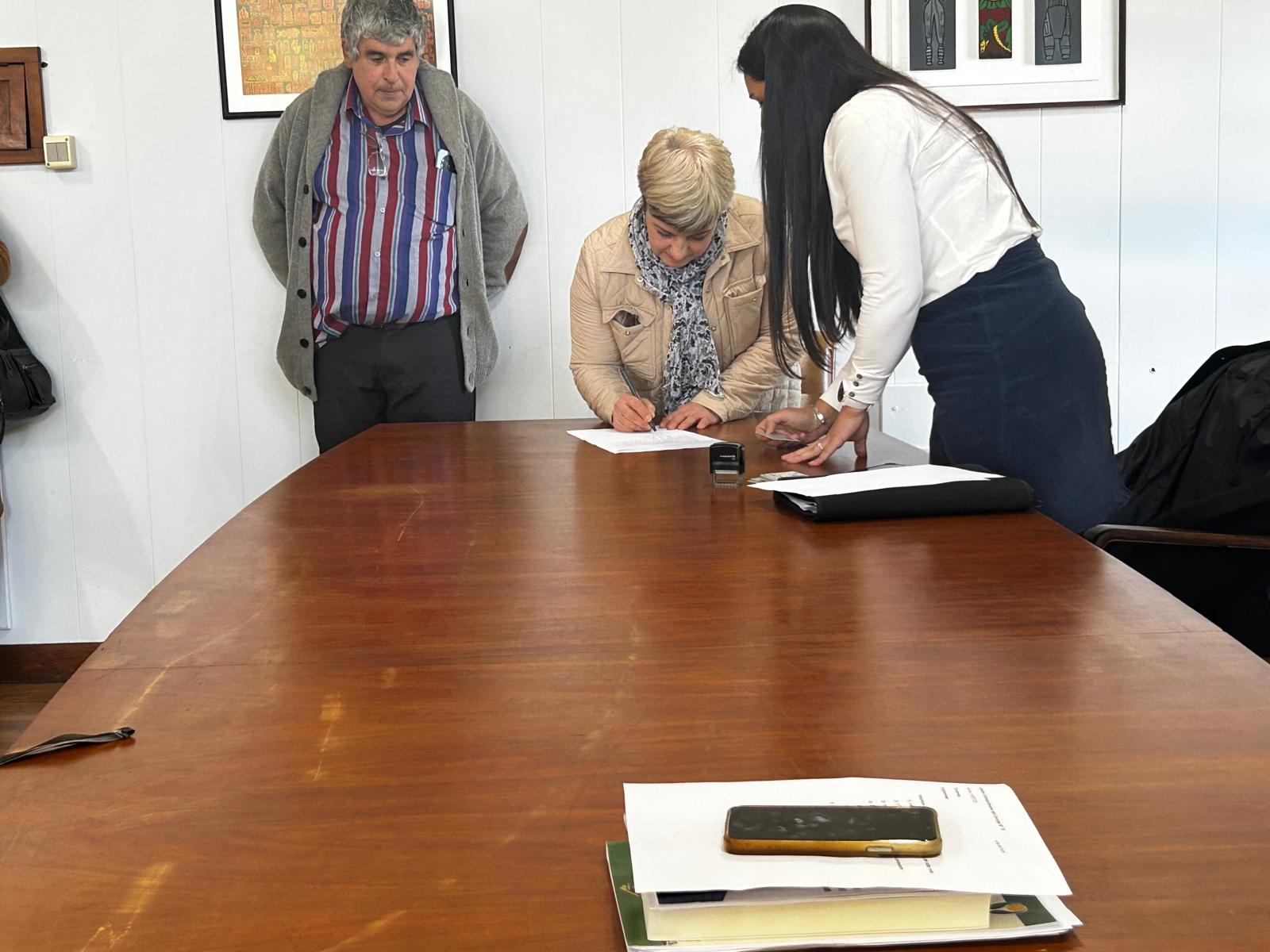 Firma de Acta de Cambio de Autoridades en el Municipio de Atlántida