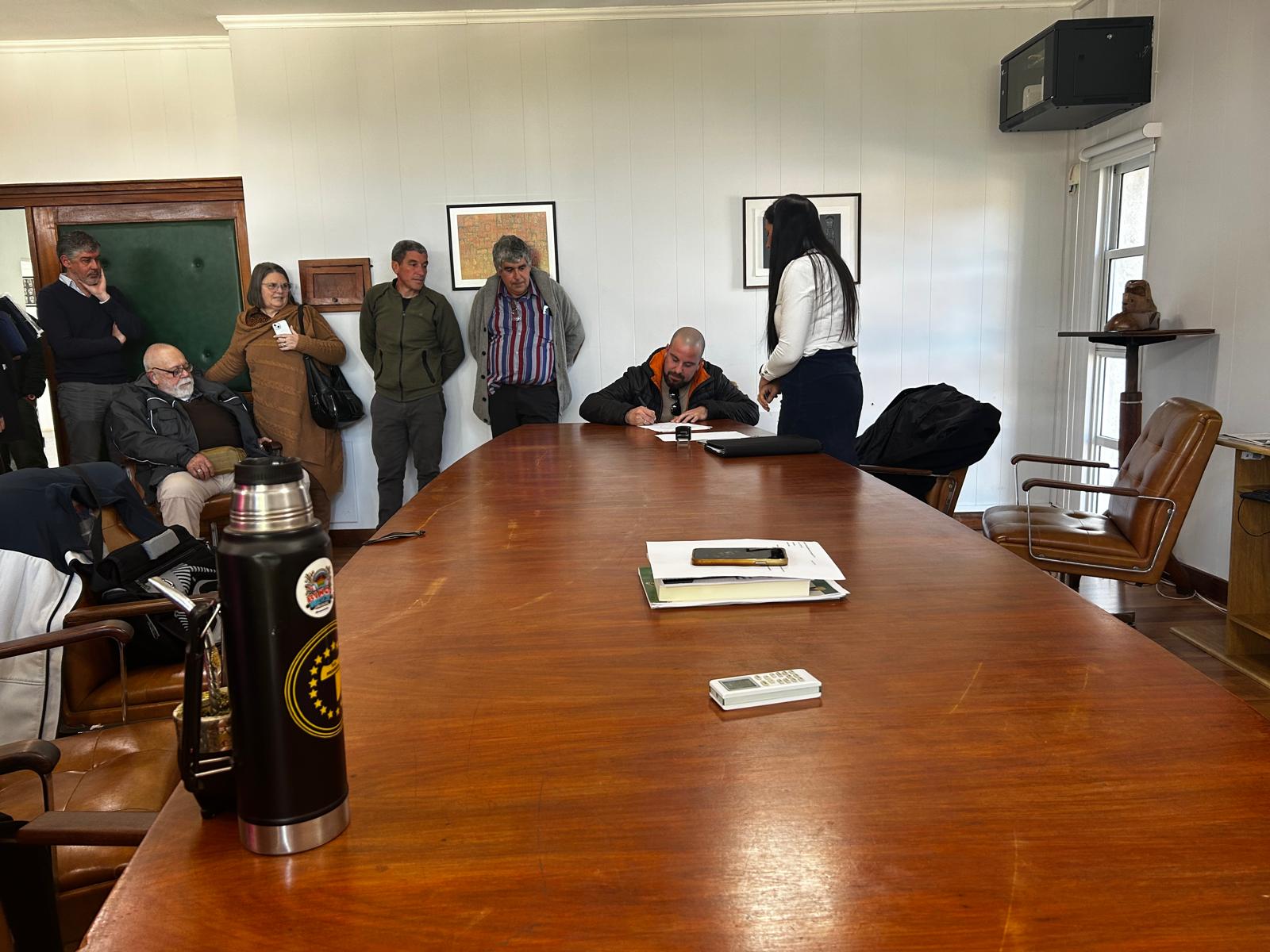 Firma de Acta de Cambio de Autoridades en el Municipio de Atlántida
