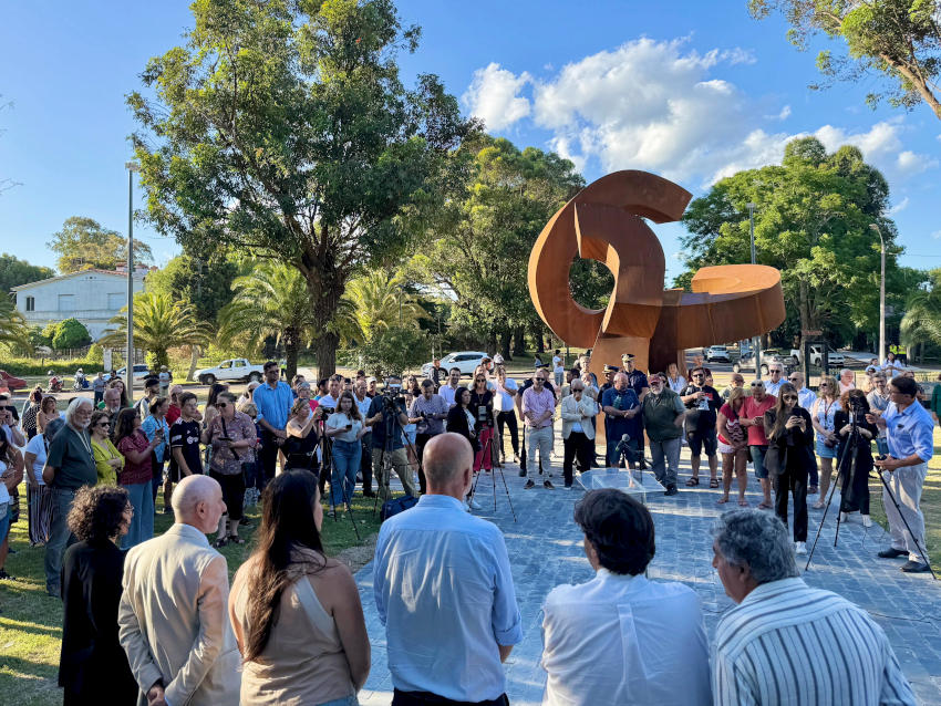 Inauguración de obras de reacondicionamiento de la Plaza de los Fundadores de Atlántida